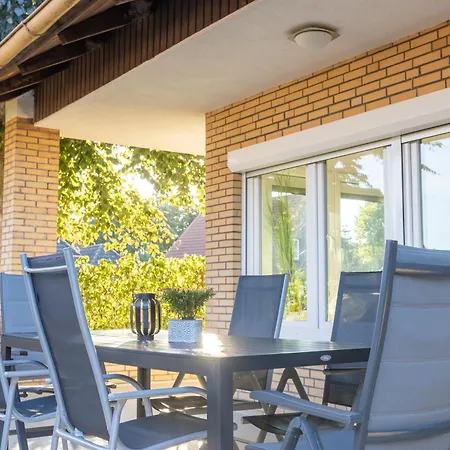 Holiday home Robbenglueck